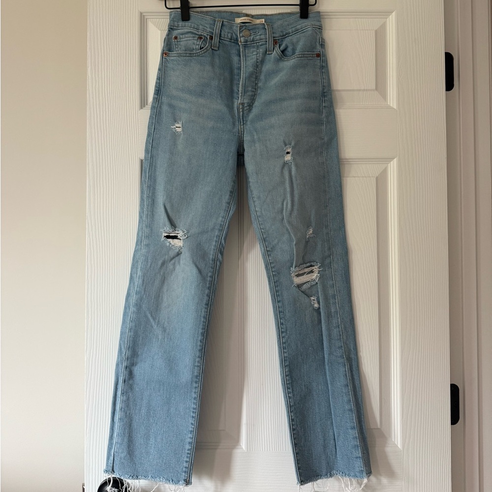 Levi’s Distressed Women Jeans